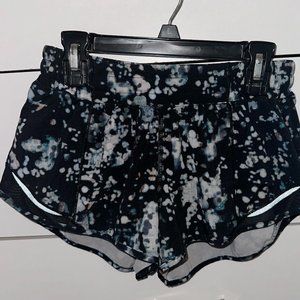 Lululemon Hotty Hot Low-Rise Lined Shorts 2.5" - Size 4